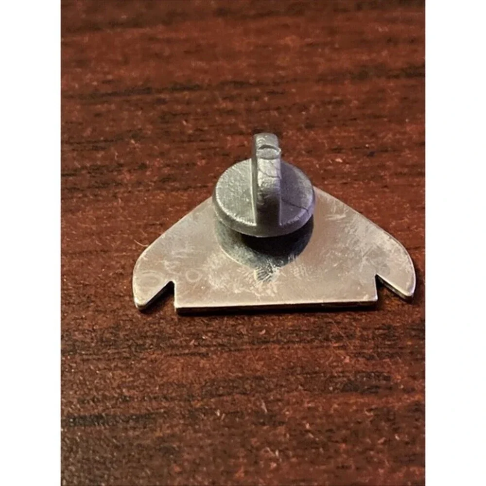 Outback‎ Steakhouse 2001 Beauty Of A Bonzer Boomerang Lapel Hat Pin